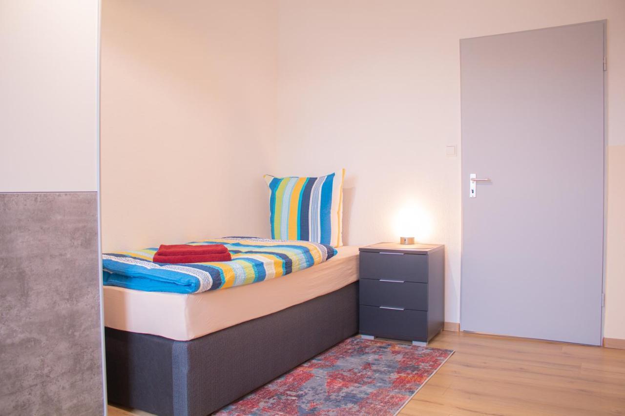 Bis 5 Personen, Parkplatz, Arbeitsplatz Apartment Solingen Exterior photo