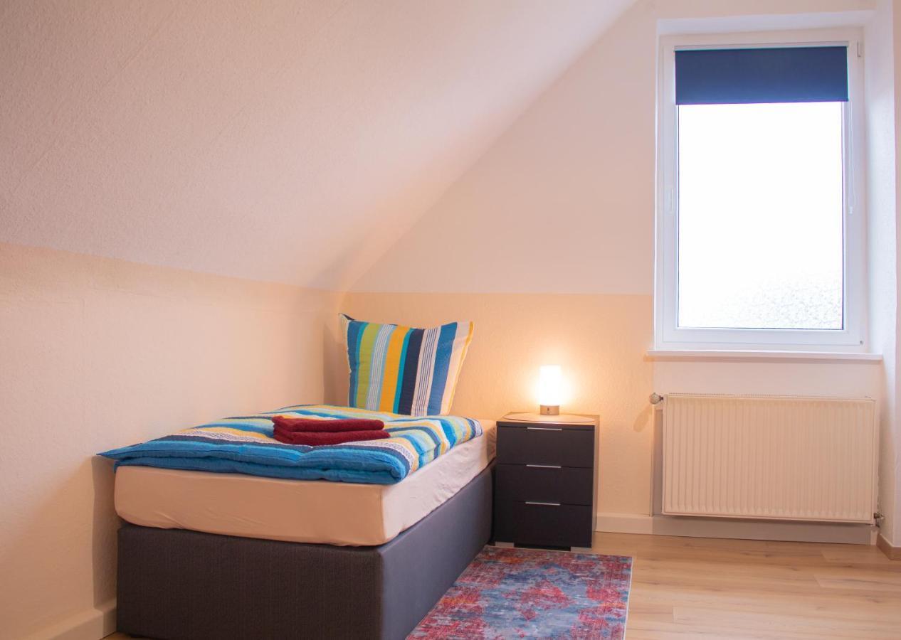 Bis 5 Personen, Parkplatz, Arbeitsplatz Apartment Solingen Exterior photo