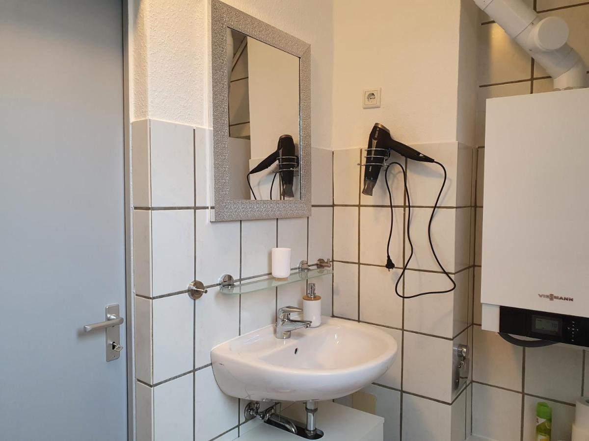 Bis 5 Personen, Parkplatz, Arbeitsplatz Apartment Solingen Exterior photo